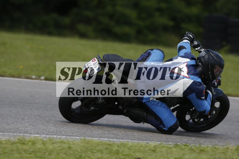 /Archiv-2024/29 12.06.2024 MOTO.CH Track Day ADR/Gruppe blau/27